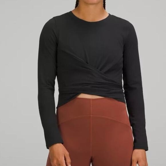 Lululemon Time to Restore Long-Sleeve Shirt
Nulu in black size 6 - Picture 1 of 7